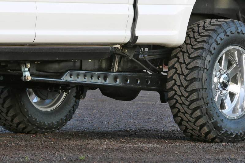 Fabtech 17-21 Ford F250/350 4WD Floating Rear Traction Bar System -  Shop now at Performance Car Parts